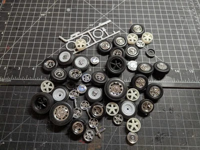 Lote de ferro-velho de pneu Wheel N em escala 1/24 - Imagem 1 de 3