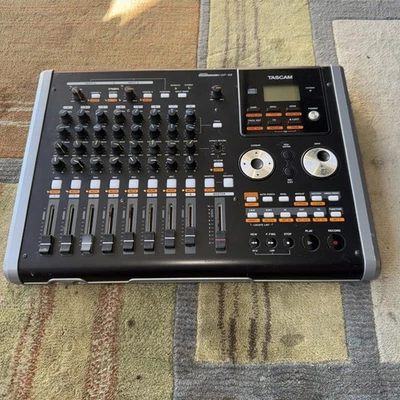 Tascam DP-02 Digital Portastudio Grabadora Multipista 8 Pistas CD Digital Foto 1 de 4