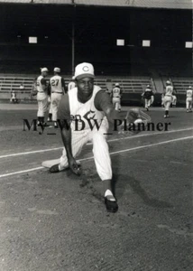 Vintage Photo 35 - Cincinnati Reds - Frank Robinson - Picture 1 of 2