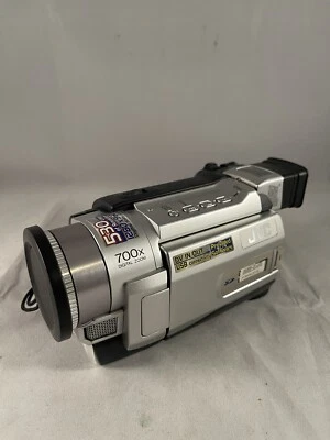 JVC GR-DVL725U MiniDv Mini Dv Camcorder For Parts  Not Working - Image 1 of 4