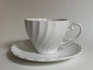LOT OF 4 JOHNSON BROTHERS SNOWWHITE REGENCY CUP & SAUCER SETS (8-PCS) -C18 - Picture 1 of 12