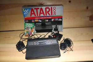 Atari 2600 Video Game System Vintage 2600A Console Two Paddles and box - Picture 1 of 9