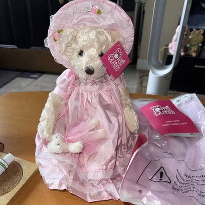 Oits-cute 泰迪熊 婴儿 可爱 柔软 毛绒 白色 熊 穿着 粉色 连衣裙和帽子 — 第 1/2 张图片