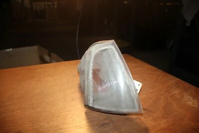 OPEL OMEGA A 86-94 LIM. *BLINKER VORNE RECHTS* 12/1987 WEISS - Bild 1 von 2