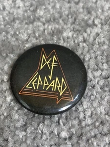 DEF LEPPARD Pin Vintage 80's Pinback Button Badge 1.25" - Picture 1 of 3