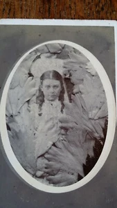 1880'S IN MEMORIAM ANTIQUE CDV PHOTOGRAPH OF LITTLE / YOUNG GIRL - Picture 1 of 4