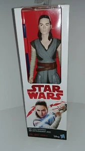 Disney's Star Wars Coleccionable, Rey (Entrenamiento Jedi), Nuevo, Aproximadamente 11 in. alto - Imagen 1 de 3