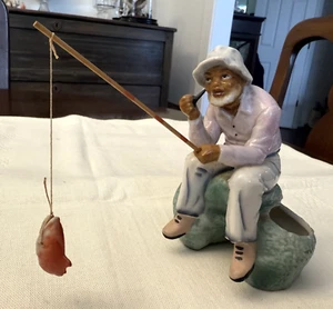 Wonderful Vintage PORCELAIN FIGURINE of OLD MAN FISHING, BLACK AMERICANA, 5.5" - Picture 1 of 11