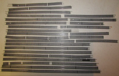 26 PIECES ATLAS NICKLE/SILVER FLEX TRACK #2500 CODE 80 N-SCALE (LOT 296) - Image 1 of 2