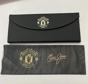 Maui Jim großes dreifach faltbares Brillenetui schwarz Manchester United Logo neu - Bild 1 von 3