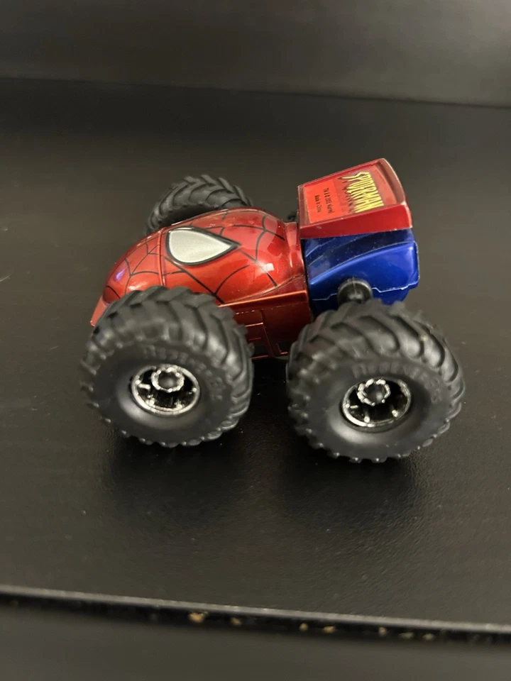 Camión transformador reversible Marvel Spiderman Regener8rs 2003 Foto 1 de 4