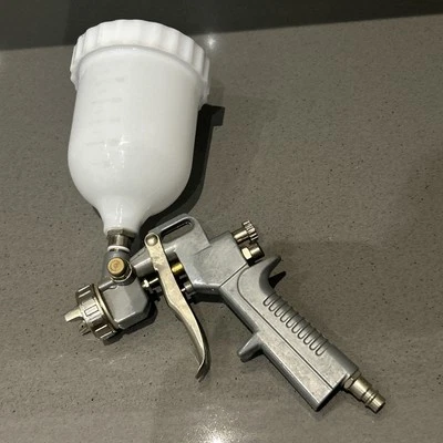 SIP Gravity Feed Air Spray Gun Paint 1.5mm Nozzle Cobalt 6.5CFM 600ml Cup 02137 - Image 1 of 3