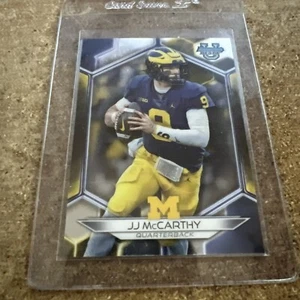 Bowman's Best University 2023 - Refractor #6 JJ McCarthy - Imagen 1 de 2