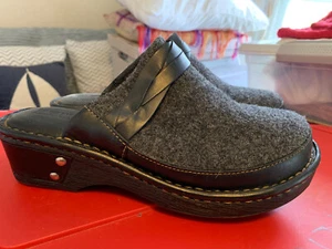 BORN Gray Wool & Black Leather Slip-On Clogs - Size 7 (38) - Picture 1 of 5