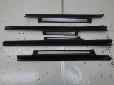 06-09 Juego de alféizares de puerta delanteros y traseros izquierda y derecha Mercedes R500 OEM AK211265 Foto 1 de 4