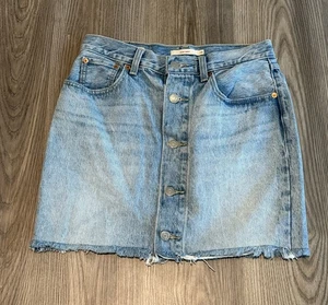 Levi’s Light Wash Denim Mom Skirt Button Front Raw Hem Women’s Size 28 - Picture 1 of 7