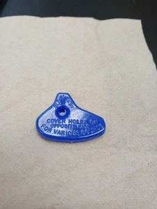Juguete de ocarina de plástico vintage Cracker Jack (azul) - Imagen 1 de 2