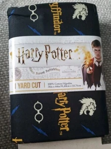  Harry Potter Gryffindor 1 Yard 36" x 44" 100% Baumwolle Stoff schwarze Narbe Löwe  - Bild 1 von 2