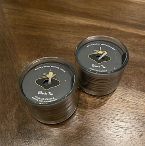 2 RARISSIME candele nere cravatta mini 1,3 oz bagno e corpo funziona - Foto 1 di 3