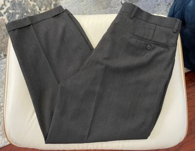 Pantalones de vestir Joseph & Feiss para hombre negros plisados calce clásico talla 36 x 32 Foto 1 de 4