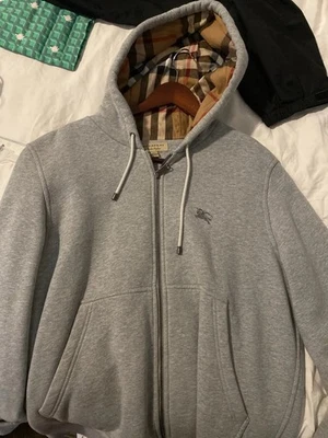 Sudadera con capucha gris con cremallera a cuadros Nova de Burberry para hombre talla M Foto 1 de 4