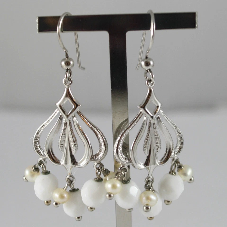 ORECCHINI IN ARGENTO 925 RODIATO CON PIASTRINA LAVORATA , AGATA BIANCA E PERLE - Immagine 1 di 1