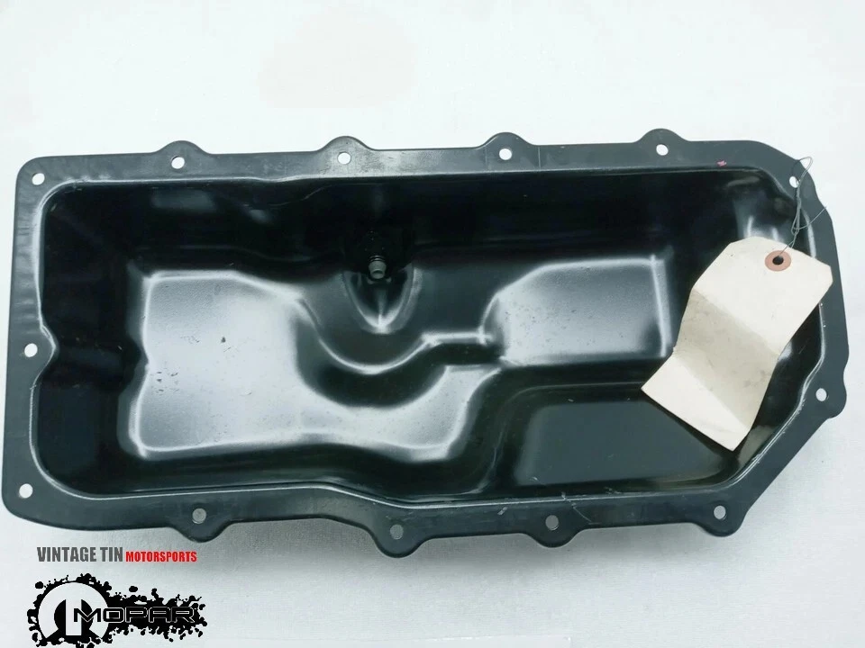 NOS Mopar 1995-1996 Dodge Neon 2.0L L4, ENGINE OIL PAN PN 04777303 Foto 1 de 4