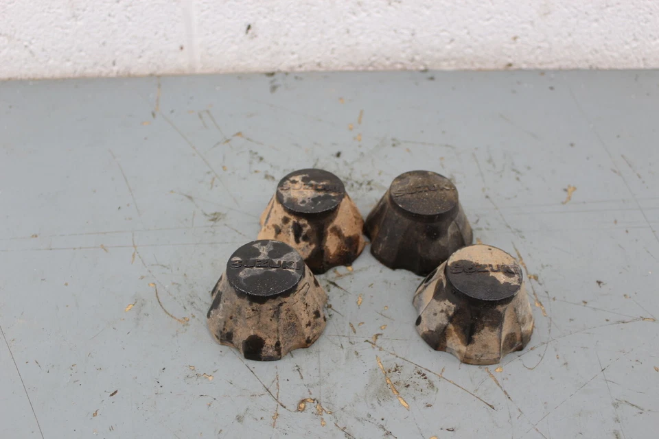 Suzuki Quadrunner 250 LTF250 1990 2X4 JUEGO DE TAPACUBOS A392 Foto 1 de 4