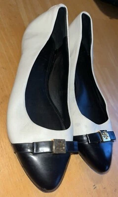 Auténticos Pisos de Ballet Puntiagudos Tory Burch Hugo Cuero Mestico Marfil Negro Talla 5 ¡EXCELENTE ESTADO! Foto 1 de 4