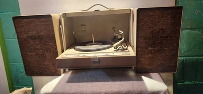 Vintage GE Stereophonic 300 Portable  Record Player Works/ Need Néedle - Image 1 of 4