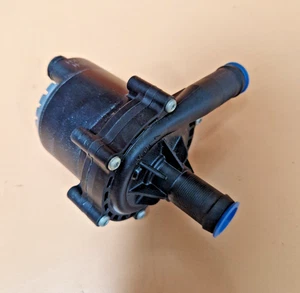 TESLA MODEL S 75D AWD Auxiliary Water Pump 1067473-00-H OEM L9 - Picture 1 of 5