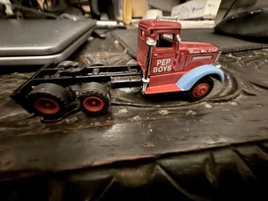 Matchbox DYM35267 The Pep Boys 1939 Peterbilt Tractor Trailer 1:80  Scale  - Picture 1 of 3