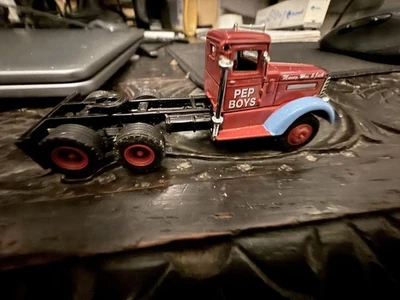 Matchbox DYM35267 The Pep Boys 1939 Peterbilt Tractor Trailer 1:80  Scale  - Image 1 of 3