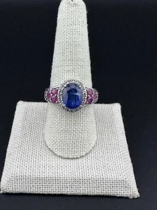 Sterling Silber Saphir & Rubin Ring mit weißen Stein Akzenten leuchtet unter schwarz Lte - Bild 1 von 8