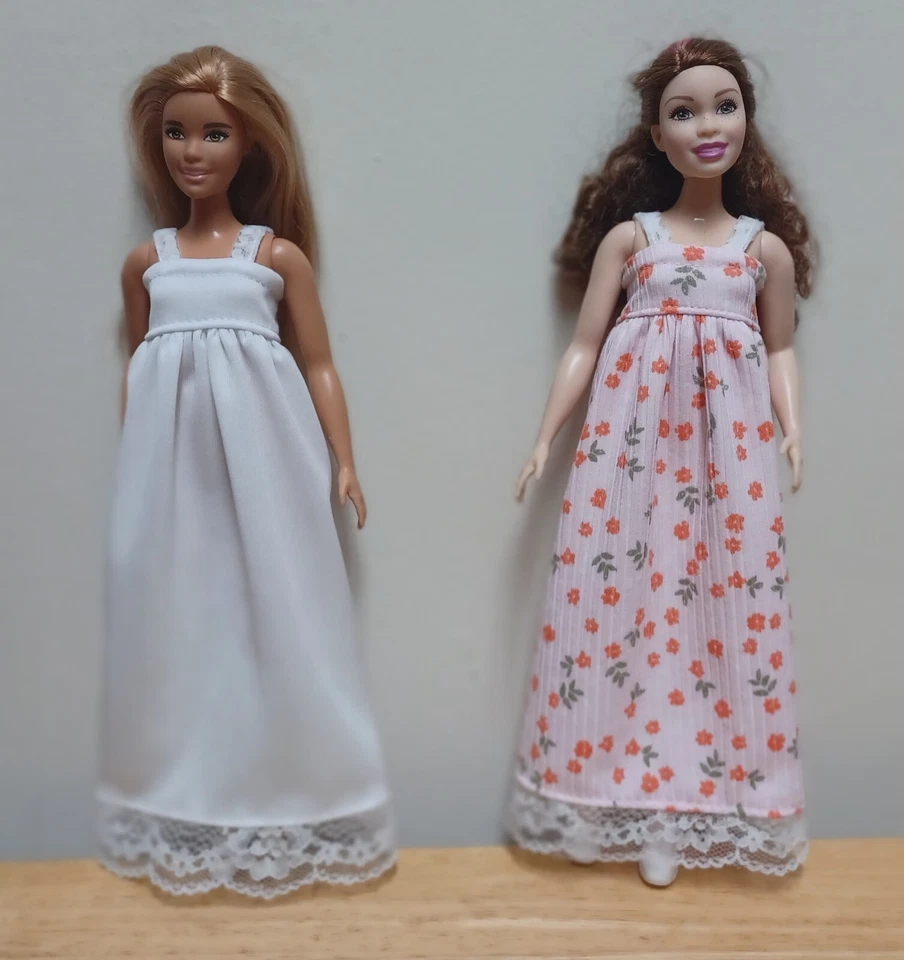 Ropa de muñeca Barbie con curvas 11 1/2" blanca y rosa con camisones de flores naranjas Foto 1 de 1