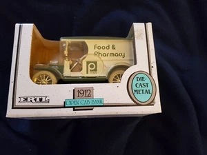 Ertl 1912 Open Cab Food & Pharmacy Bank Truck Die-Cast 1:25 - Bild 1 von 3