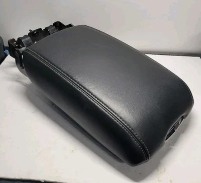 2010-2016 凯迪拉克 SRX 中控台存储盖扶手黑色皮革保护套 — 第 1/4 张图片