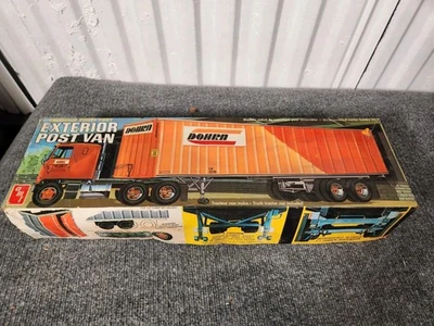 Model Semi Kit Ext Post Van - Image 1 of 4