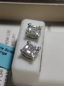 Orecchini Pori .83 Ctw Moissanite con fondello a vite - Foto 1 di 5