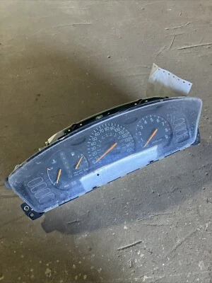 1992 - 1996 MITSUBISHI DIAMANTE INSTRUMENT SPEEDOMETER CLUSTER OEM, 257-59656 - Image 1 of 4