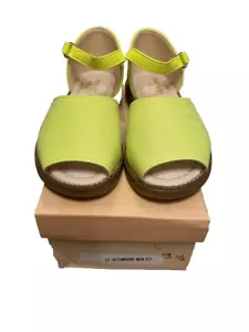 Sandali Minorca Bambina Vacanze Estive UK 13,5 Stile Spagnolo Giallo Glitter - Foto 1 di 11