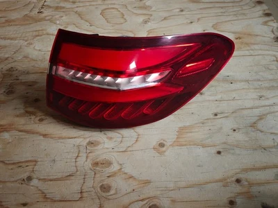 2018 MERCEDES GLC X253 REAR RIGHT SIDE TAIL LIGHT A2539061000 - Image 1 of 4