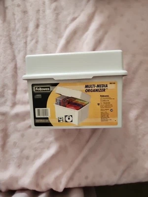 Organizador multimedia vintage Fellowes beige para 80 disquetes de 3,5" o 14 CDS Foto 1 de 4