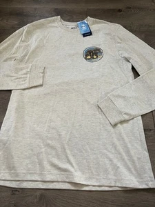 Izod Saltwater Graphic Long Sleeve Shirt Size Medium New - Afbeelding 1 van 5