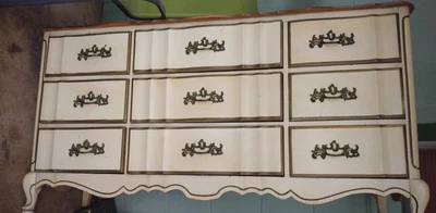 Dixie Vintage French Provincial Six Piece Bedroom Set. - Image 1 of 3