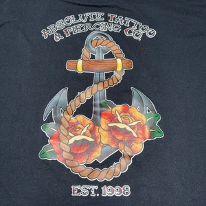 Camisa Absolute Tattoo Para Hombre Grande Negra San Diego Ancla Rosas Gráfico Estilo Años 90 - Imagen 1 de 10