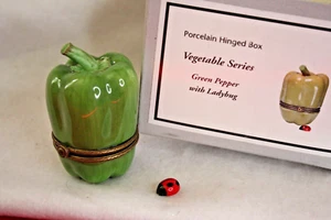 Porzellan Klappbox Midwest Cannon Falls - Grüner Pfeffer mit Lady Bug Schmuckset - Bild 1 von 1