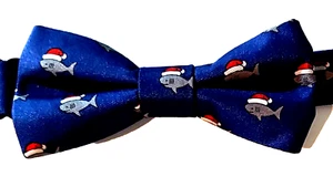 WEMBLEY Boy's bowtie, Hook closure, Blue, Christmas Sharks Santa Hats Baby Shark - Picture 1 of 6