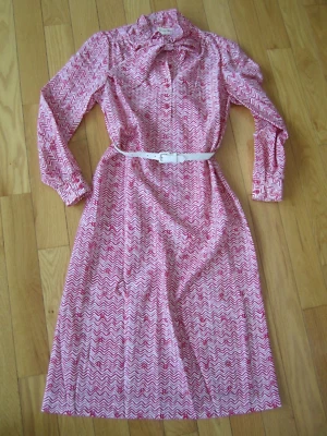 Vtg 80s Polyester PINK Neck Bow SHIRT WAIST Secretary Geek Midi Dress S/M 8 NOS - Image 1 of 4