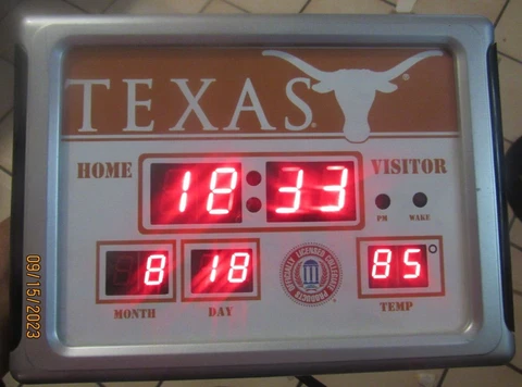 University Of Texas LONGHORNS Scoreboard Wall Clock 8'' dorm mancave sports fan Cover